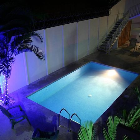 Tuanis Aparthotel Jacó Pokoj fotografie