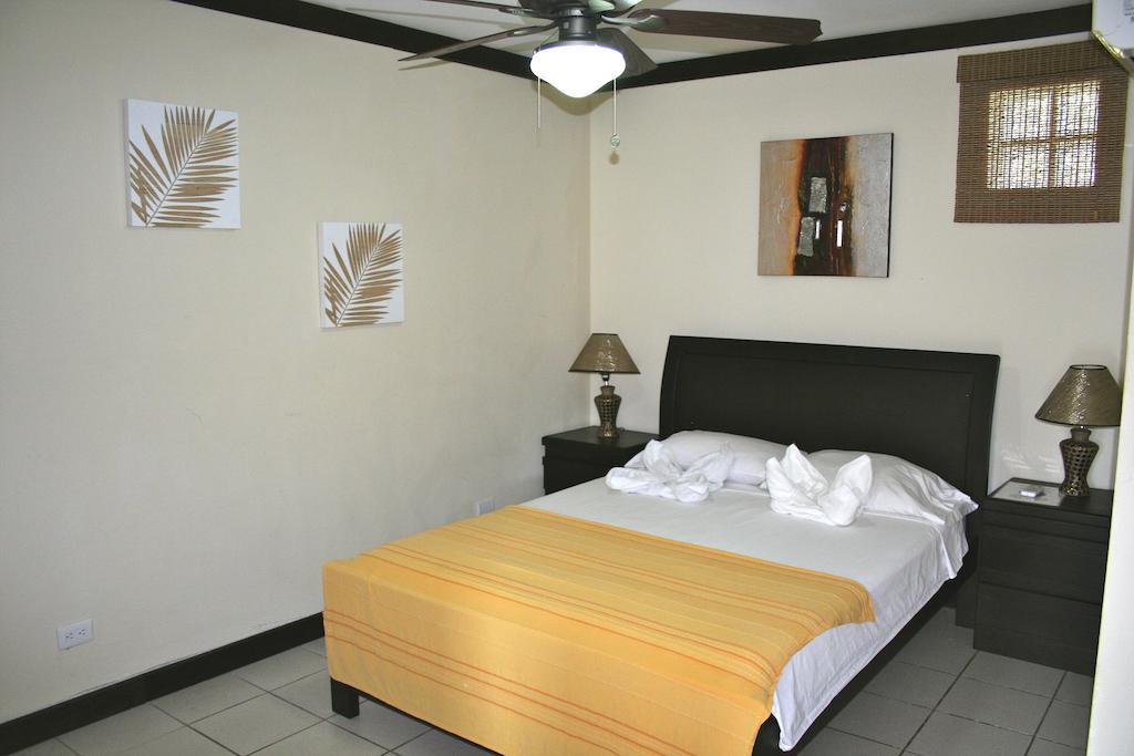 Tuanis Aparthotel Jacó Pokoj fotografie